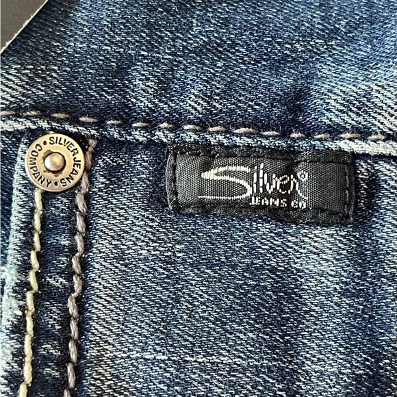 Silver Jeans Women's Avery Curvy Fit G
High Rise Capri Size W29/L23.5 - Picture 13 of 16